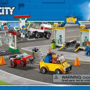 LEGO City Garage Center 60232 -  used, 100% complete, includes instructions